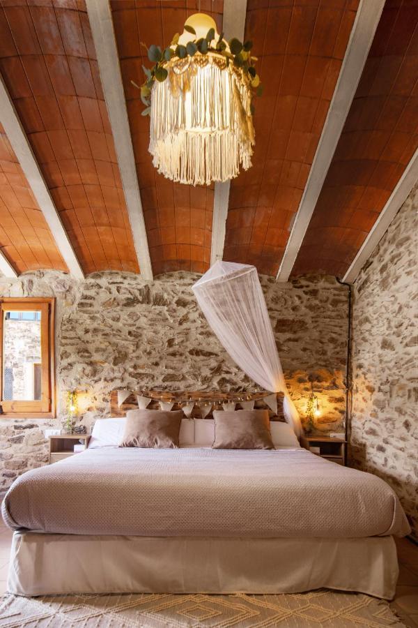 Suite Rural Estilo Farm Con Jacuzzi Y Chimenea Sant Marti Sacalm Exterior foto